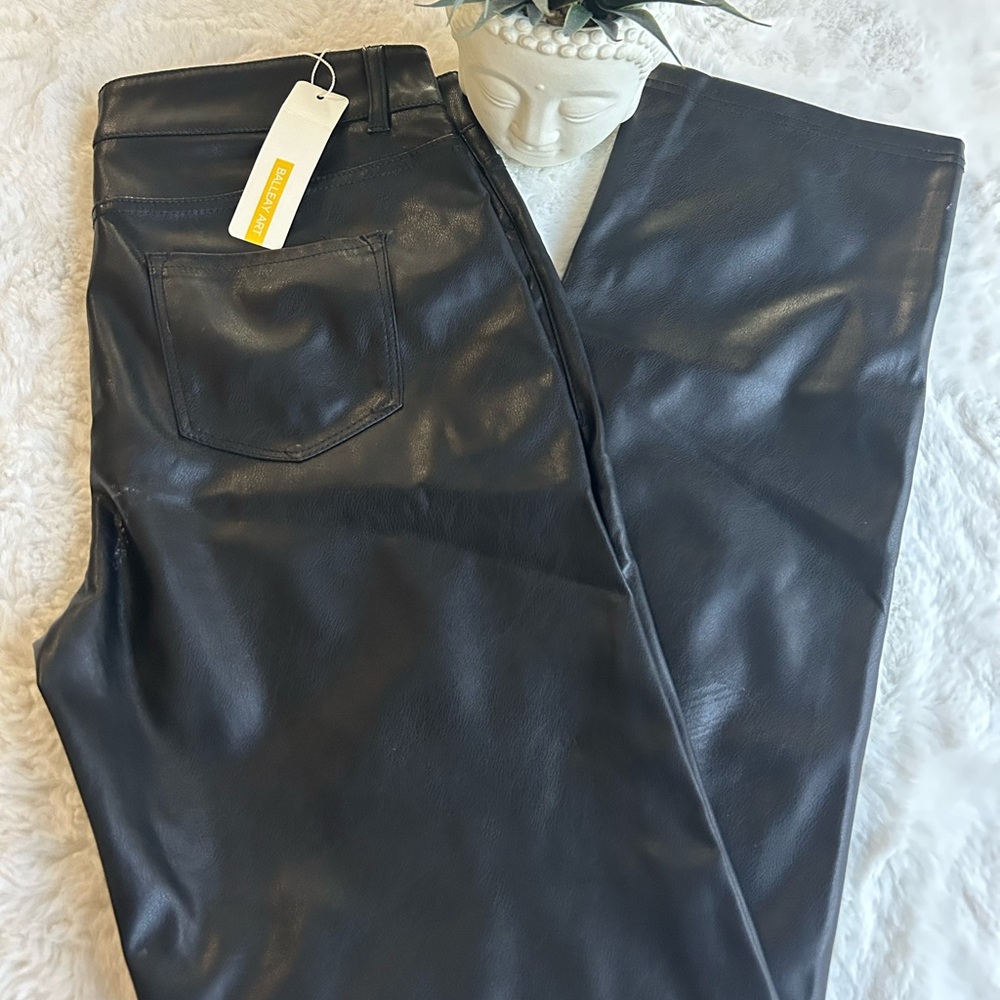 Elegant Black Leather Women Jeggings